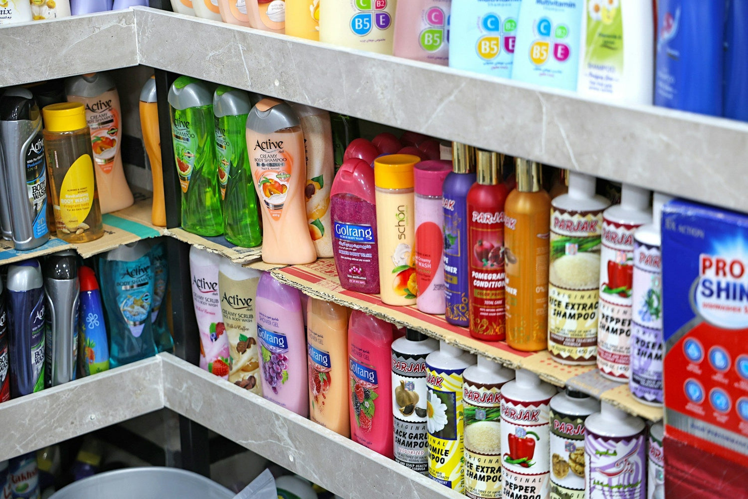 Understanding Common Anti-Dandruff Ingredients: Benefits and Drawbacks